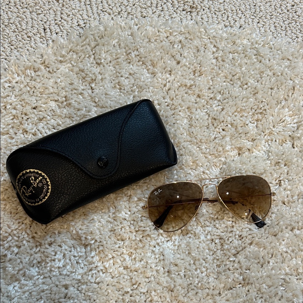 Ray-Ban Gold Aviator Sunglasses with Black Case